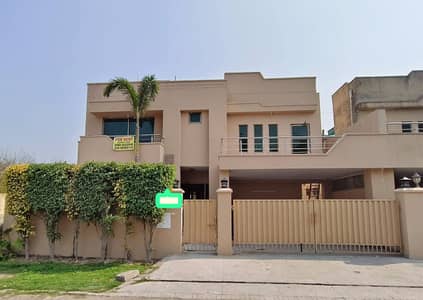 10 Marla Facing Park House For Rent In Askari 10 Lahore Cantt.