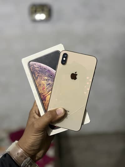 I phone Xs max. WhatsApp 03221662362