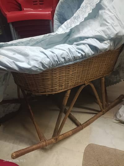 Baby bed / baby cot / crib