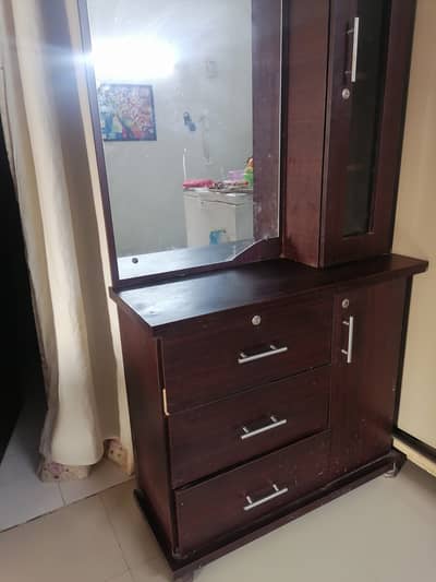 Dressing Table Sale in Good Condition