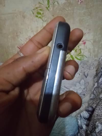 good condition chilli mobile w05