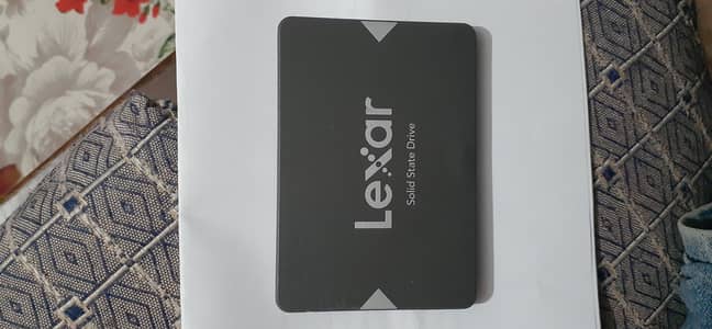 Lexar 128 GB SSD 2.5 Sata 6Gb/s.