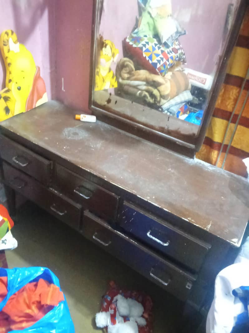 dressing table 1