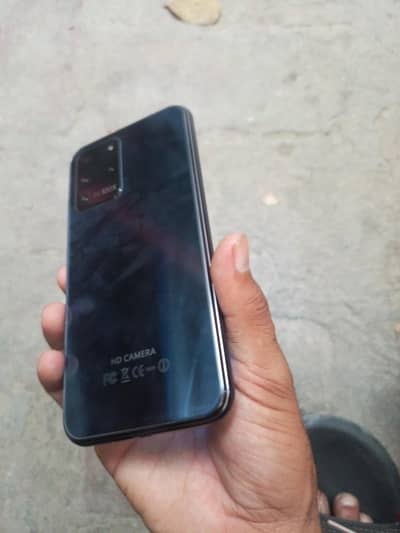 12/512 GB storage hy