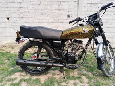 Honda cg 125 model 2013 for sale , Dha phase 7 Lahore ki location hy