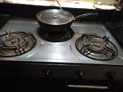 3 burner stove izone company like new
