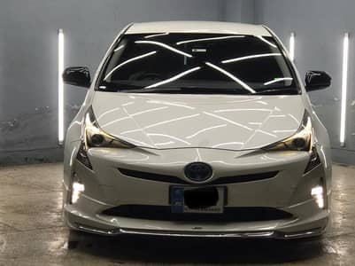 Toyota Prius S package Model 2018 Import 2021
