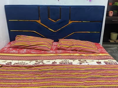 BLUE COLOR WITH GOLD STRIPES BED QUEEN SIZE