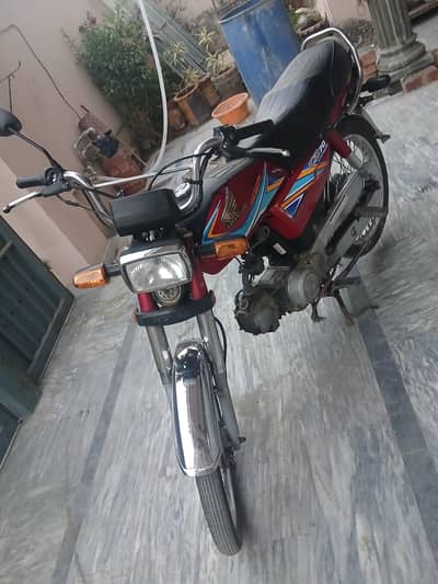 Honda 70cc sale in excellent condition 0309-1840585.