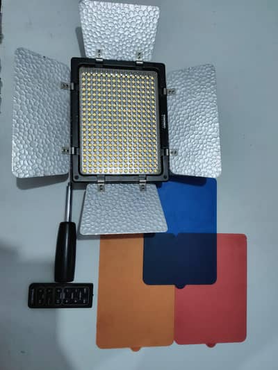 Yongnuo YN-300 ii Video Light