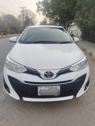 Toyota Yaris Ativ 1.3 Totel genuine for sale.