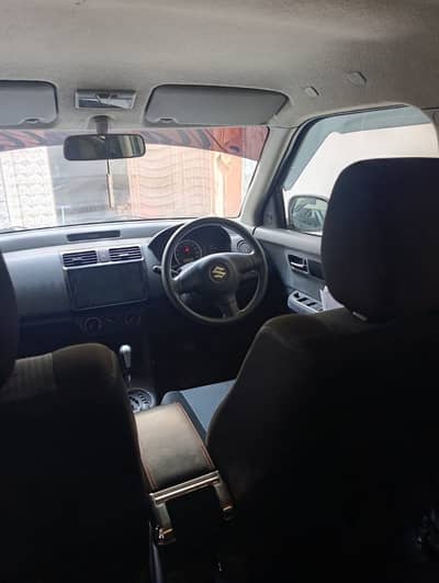 Sazuki swift white colour