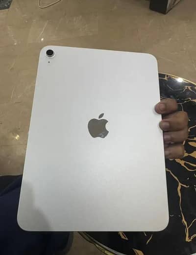 iPad 11th Generation (A16) 256GB With Full Box