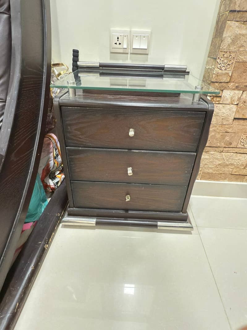 Complete Bed Set - Includes Mattress, Side Table & Dressing Table 1