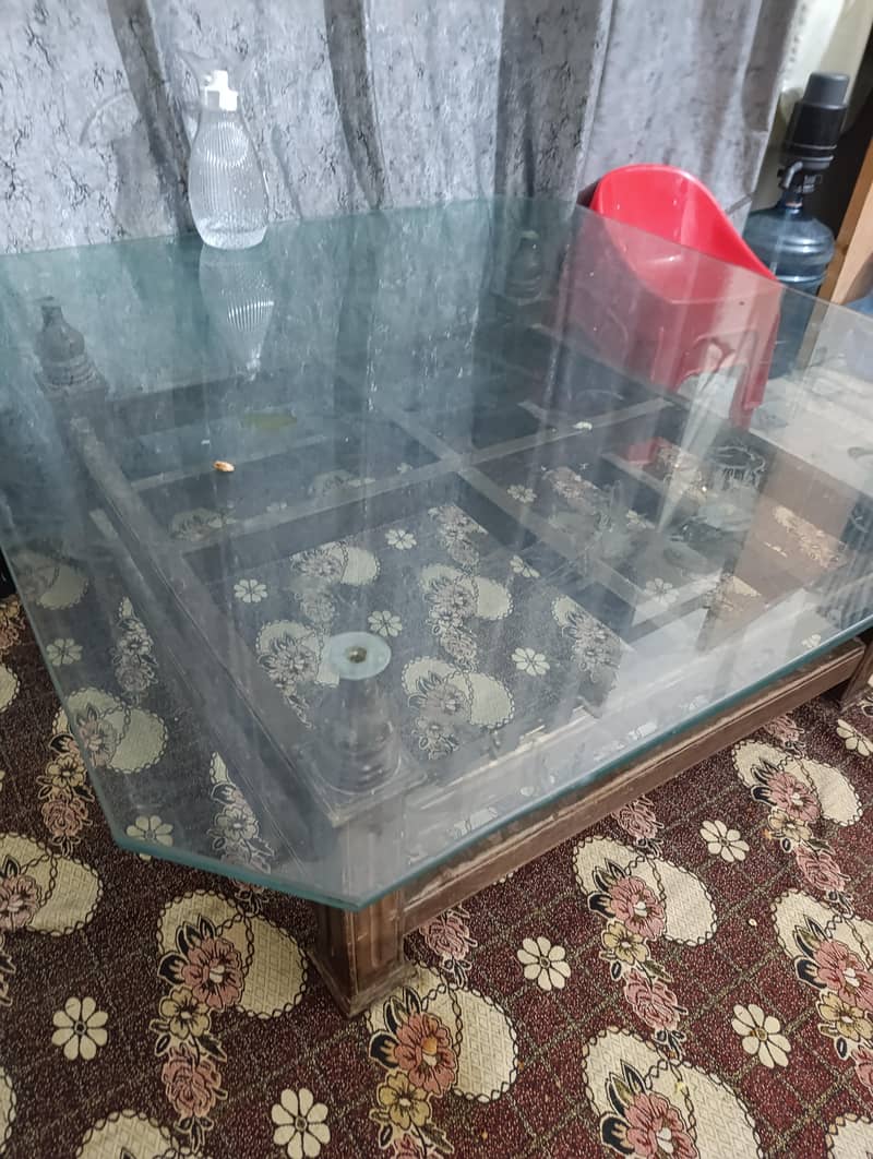 table & dressing table 0