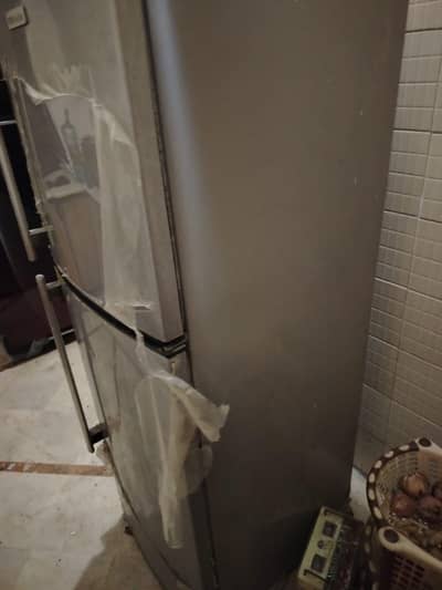 10 years used fridge for sale