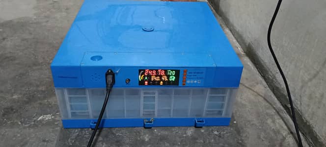 Incubator 64 eggs  all accessories