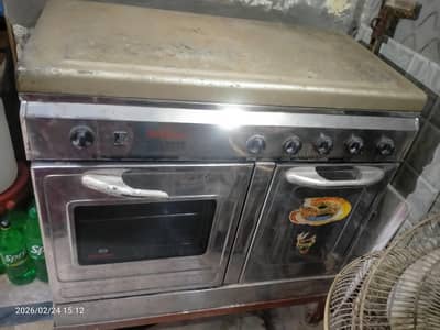 Electric and Gas oven