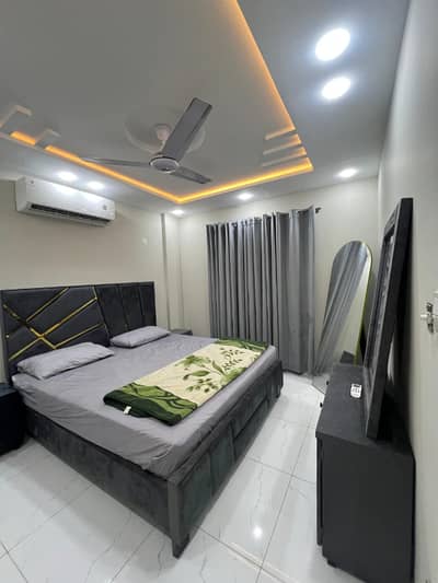 Shot time rent Par day apartment available for rent shot stay weekend luxury apartments bahria town Lahore