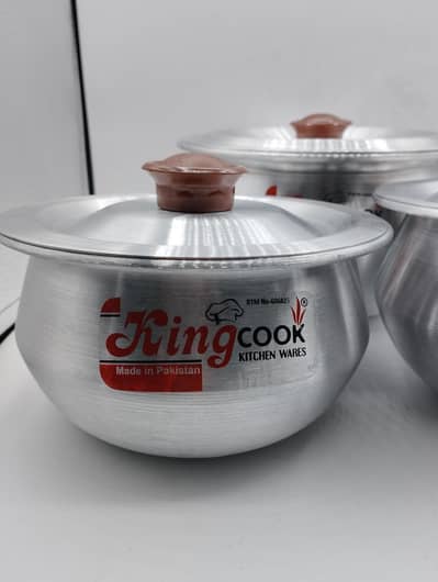 Aluminum cooking pot