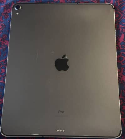 Apple ipad pro 12.9’’ 3rd gen, 1tb storage good condition
