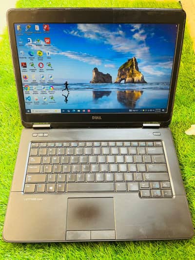 Dell latitude e5440 core i5 4gb ram /128gb ssd