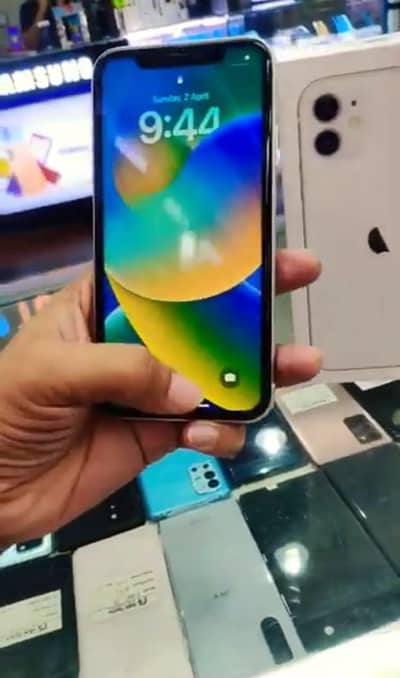 iPhone 11 128 GB PTA approved my WhatsApp 0342. . . 2674. . . . 914