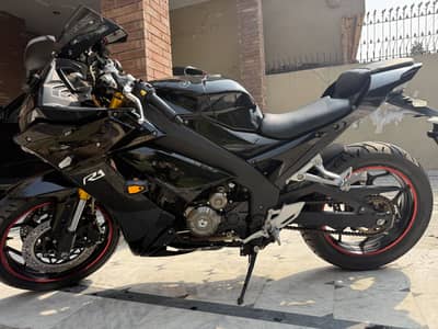 Yamaha YZF-R1 Replica 2025 – Black – Lahore
