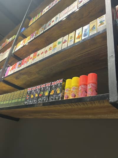 Sales boy required for vape shop