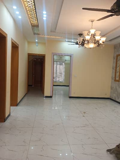 10 Marla Slightly Used House For Rent