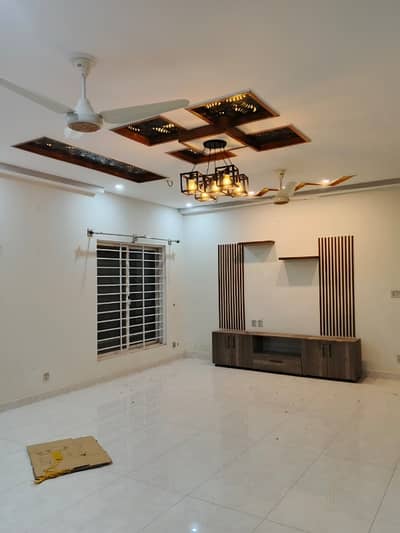 1 Kanal Slightly Used Ground Portion For Rent