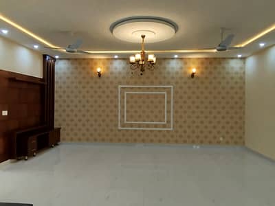 10 Marla Brand New House For Rent