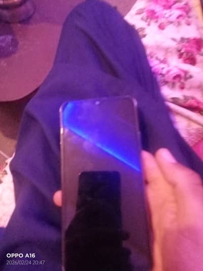 I,am mobile for sale urgent one hand use