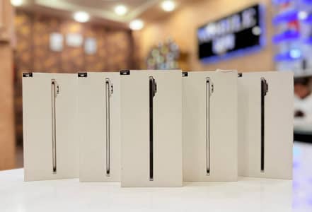 Brand New Box Pack Apple Iphone AIR 256GB (JV ) SIM Lock USA LLA Stoc