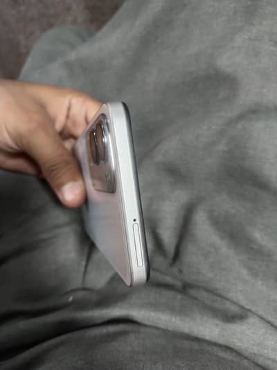 vivo y19s . 12g. 512gb all ok 10.10 kandishon box charger available