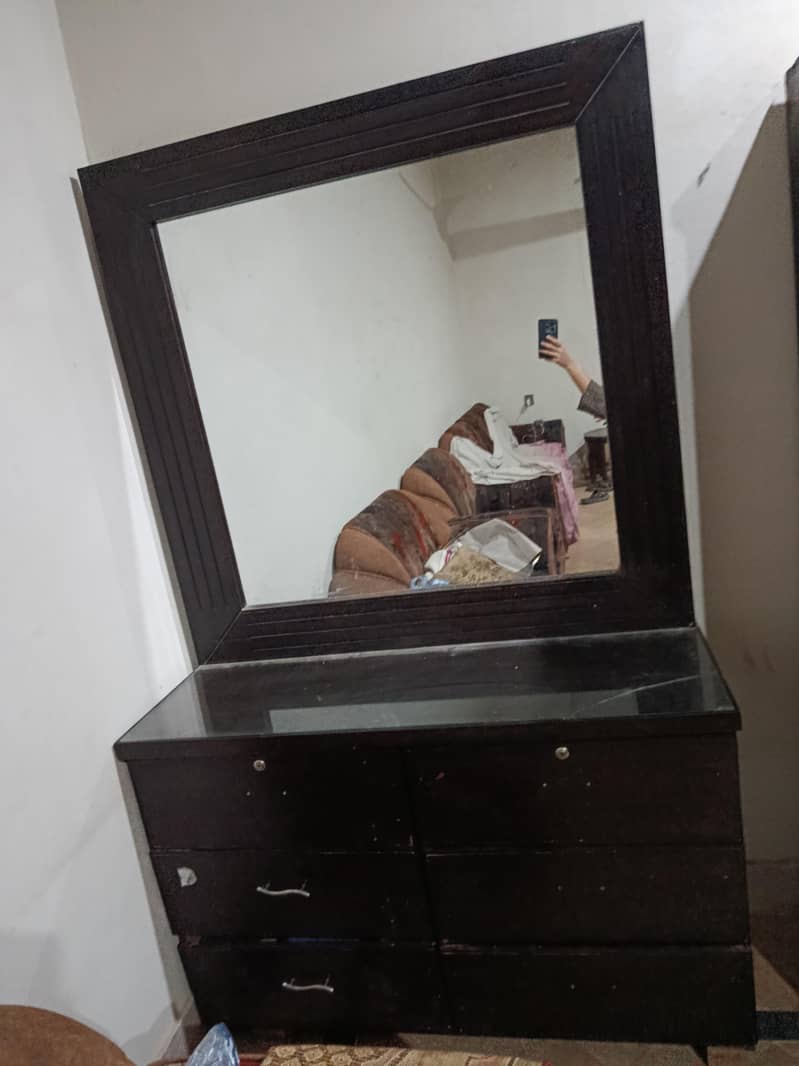 dressing table 1