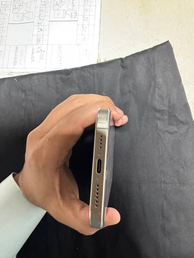 Iphone 15 pro max Jv 256 gb 83 battery health