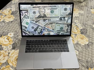 Macbook Pro 2018 i7 touch bar