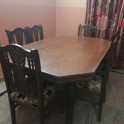 6 Chairs Dining Table Set – Solid Wood – Good Condition
