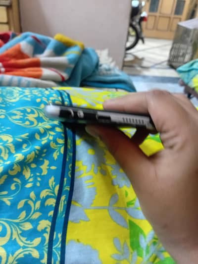 10 by 9 condition white colour and silver body