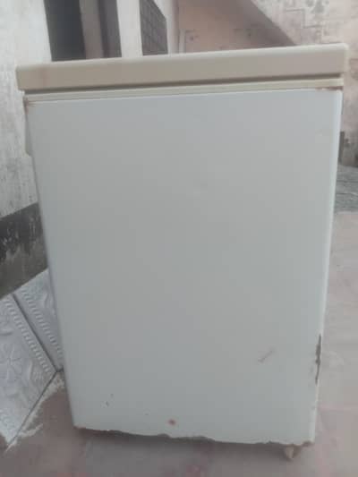 mini D freezer used good condition . 03218305102