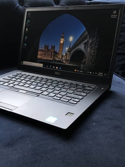 Dell Latitude 7490 Touch (180° Rotate) – Carbon Fiber Edition