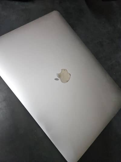 MacBook Pro  ( Mac + windows )
