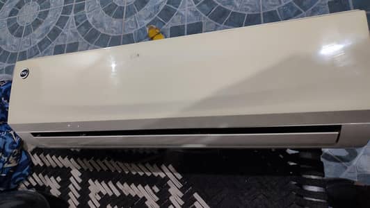 PEL 1 Ton Air Conditioner – Excellent Condition – Only 1 Season Used