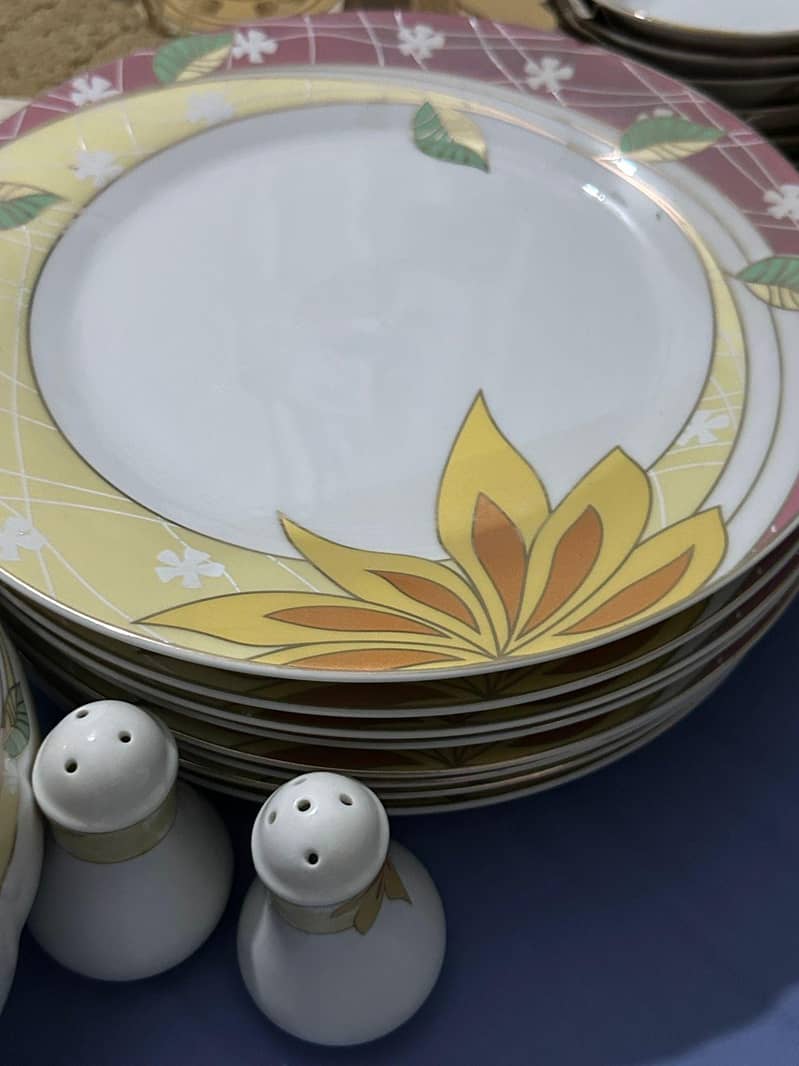 dinner set 4