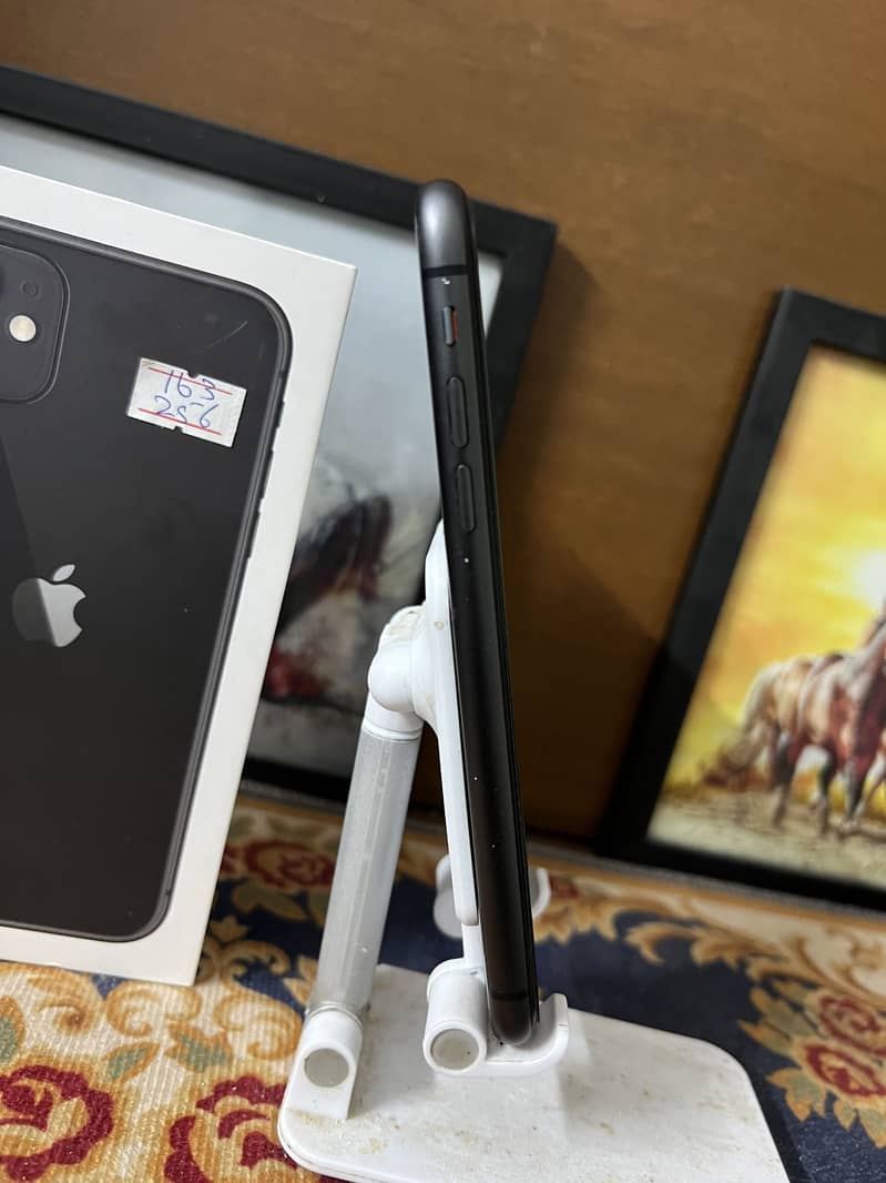 iPhone 11 2