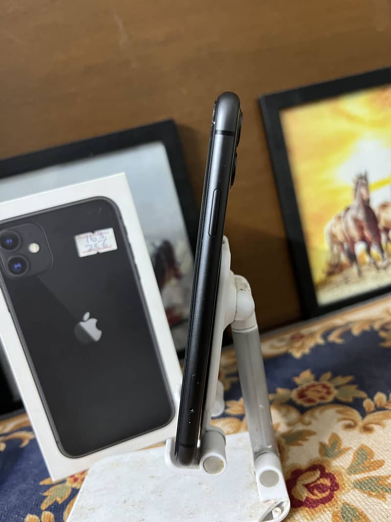 iPhone 11 3