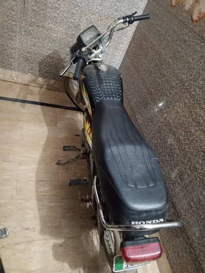 2006 model CD 70 ha kagiz har chize pori ha