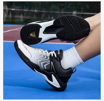 Badminton lefus non marking shoes (size 45 only)