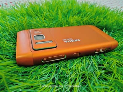 Nokia N8